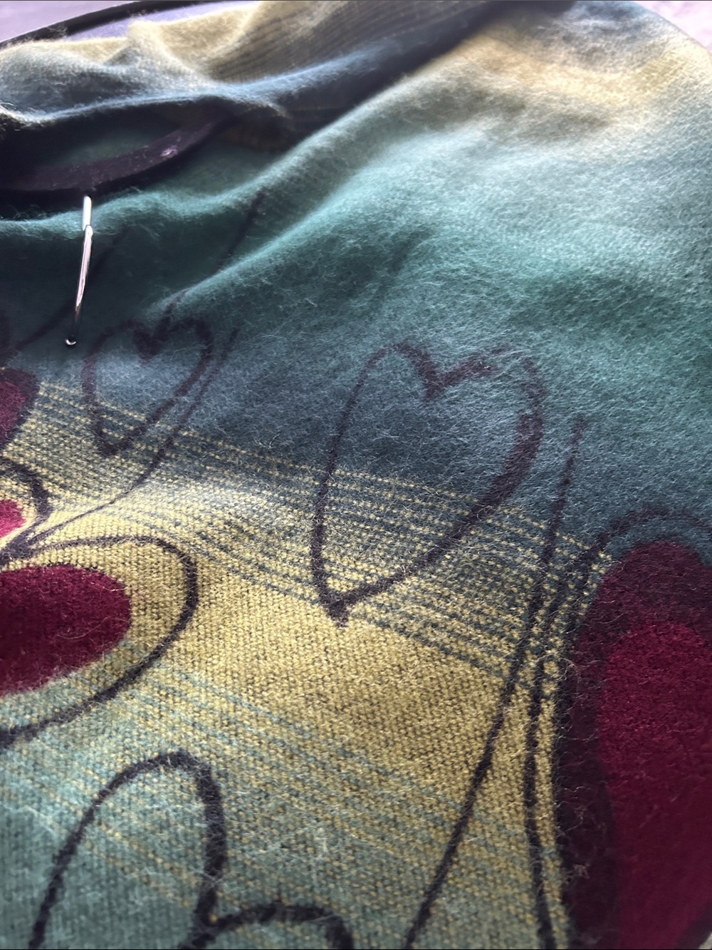 Green Heart-Pattern Open-Front Cape - Picture 8 of 8